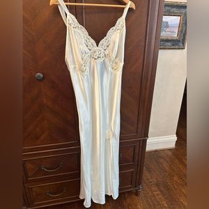 White wedding lingerie/nightgown never worn. Size L. Victoria’s Secret
